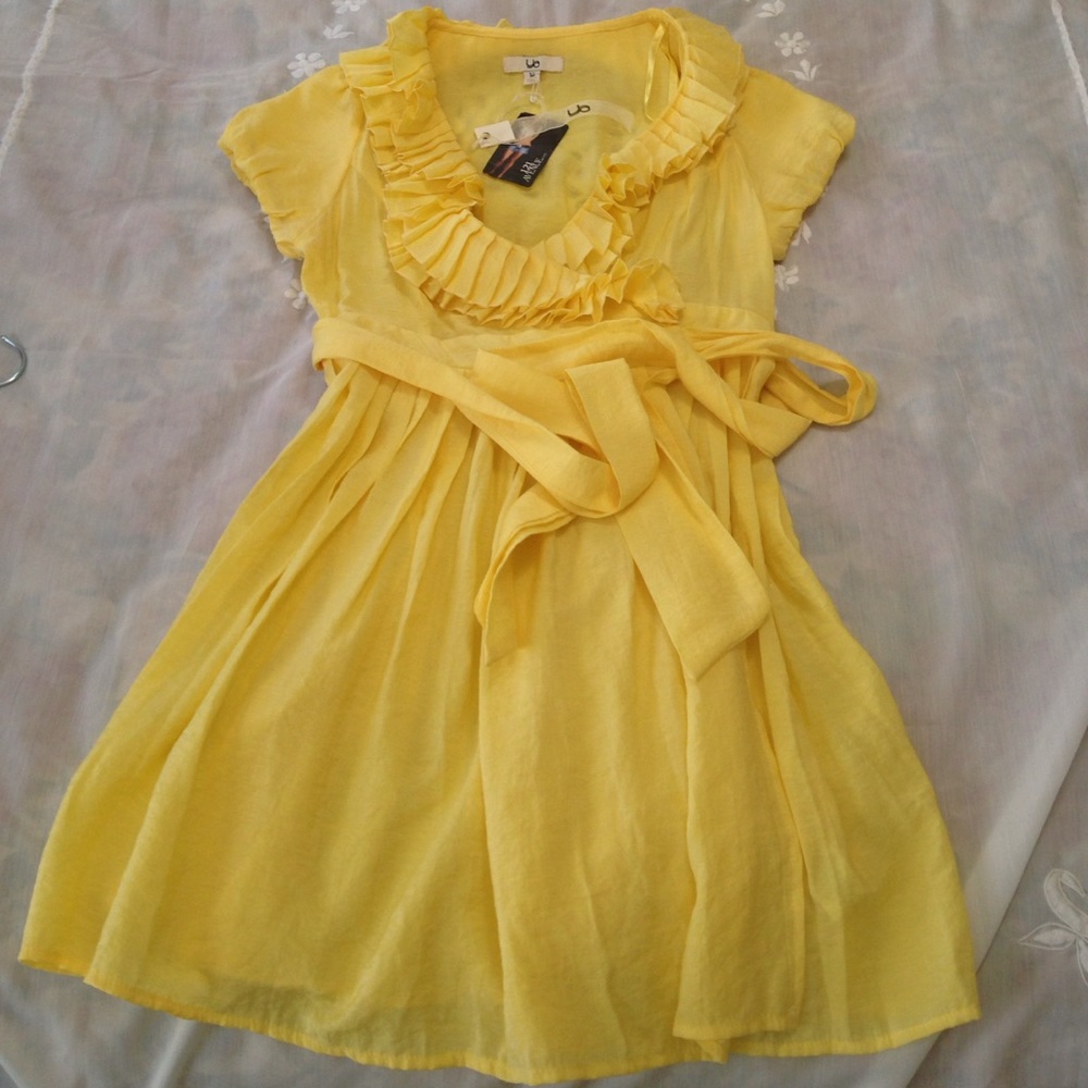 NEW Wrap Dress Crisscross Sassy Ruffle Cap Sleeve Ya Los Angeles Yellow Jrs Medm